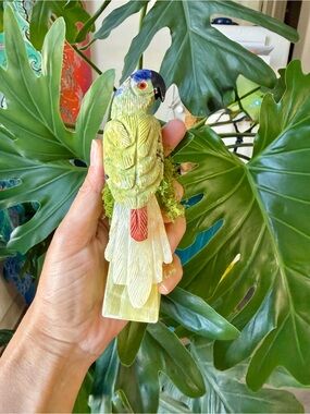 Parrot carving on Serpentine tower